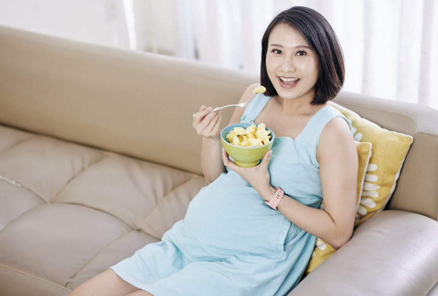 nanas untuk ibu hamil, nanas menyebabkan keguguran, ibu hamil makan nanas, aman tidak makan nanas saat hamil, manfaat nanas untuk ibu hamil, Bunda, si Kecil